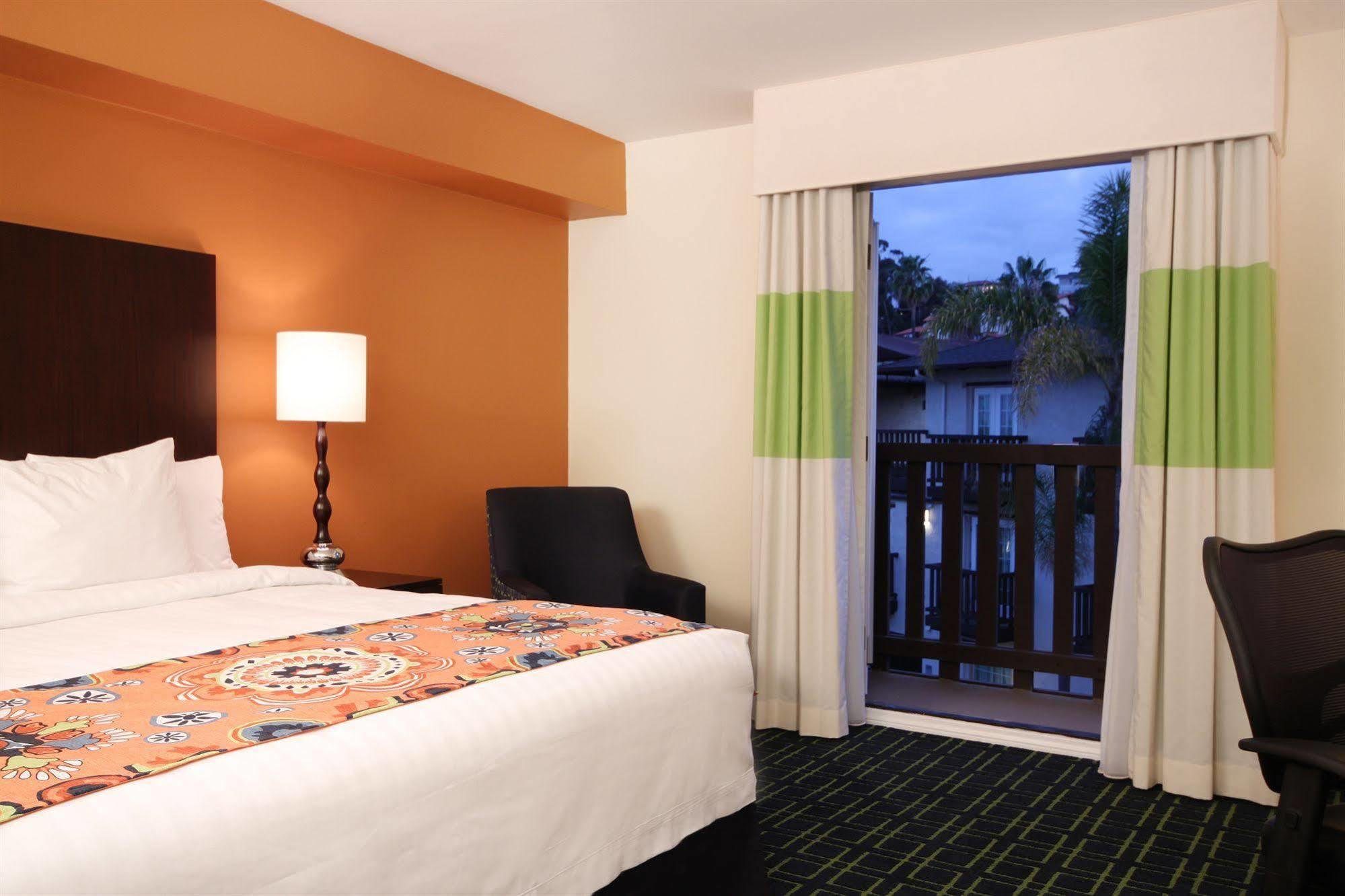 Fairfield Inn & Suites San Diego Old Town Luaran gambar